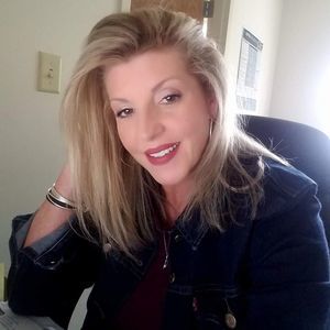 Meet your Posher, Brandi